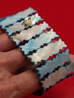 1980 Blue Shell Stretchy Bracelet - Image 3