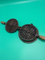 Wapak Hollow Ware Indian Head Waffle Maker - Image 2